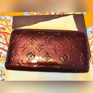 Louis Vuitton Amarante Monogram Vernis Zippy Wallet